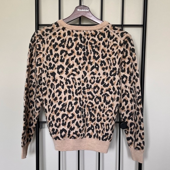 J. Crew 100% Merino Wool Animal Print Crewneck Sweater Sz S - Picture 2 of 8